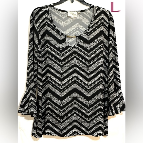 LADIES BLACK, GREY & WHITE TOP WITH A METAL NECKLINE - Picture 1 of 2